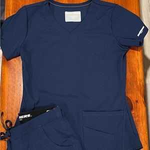 Sketchers by Barco Scrub Set
